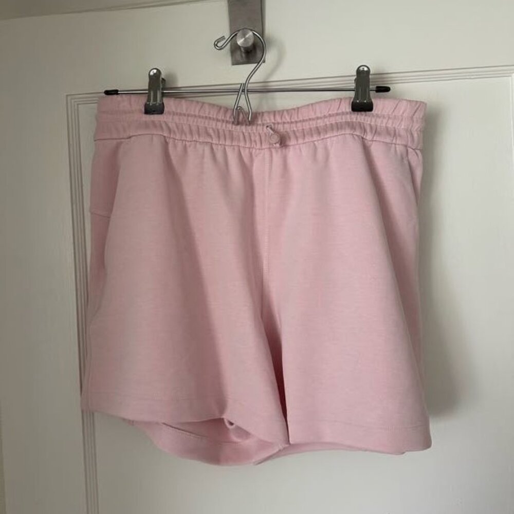 Lululemon Softstreme High-Rise Short 4"